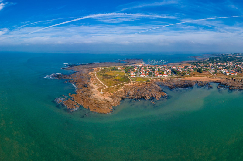 Vue sur la Côte de Jade depuis la Pointe Saint-Gildas à Préfailles